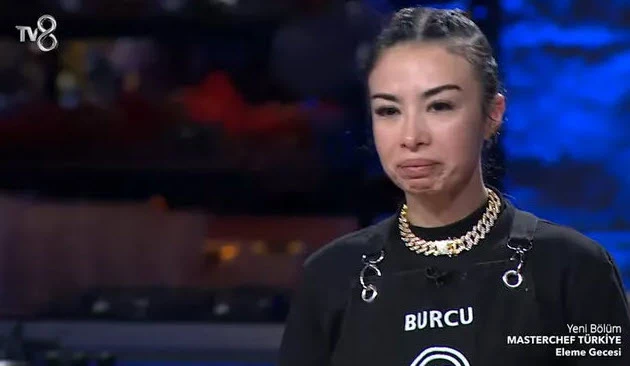 MasterChef yarışmacısı Burcu Önal'ın eşi görenleri hayrete düşürdü! Ünlü oyuncunun adeta ikizi çıktı